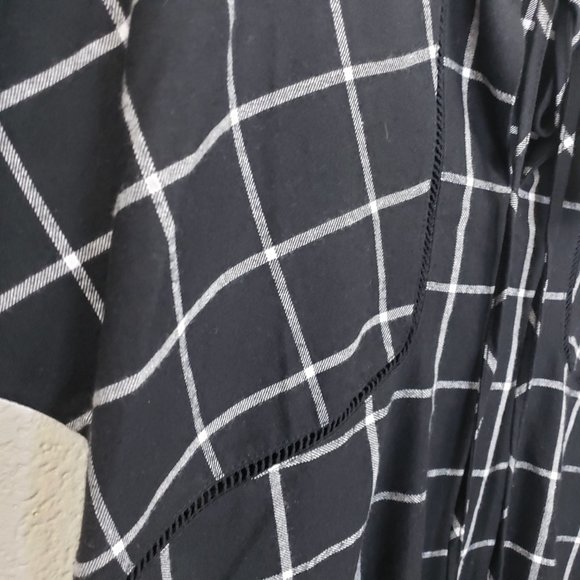 NWT Christy & Co Black/White Plaid Dolman Sleeve Pocketed Cutout Seam Midi Dress - Picture 9 of 16